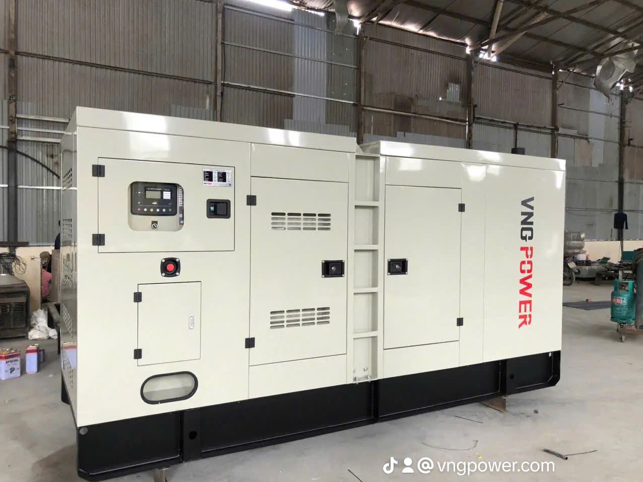 Vỏ máy phát điện cummins 300kva