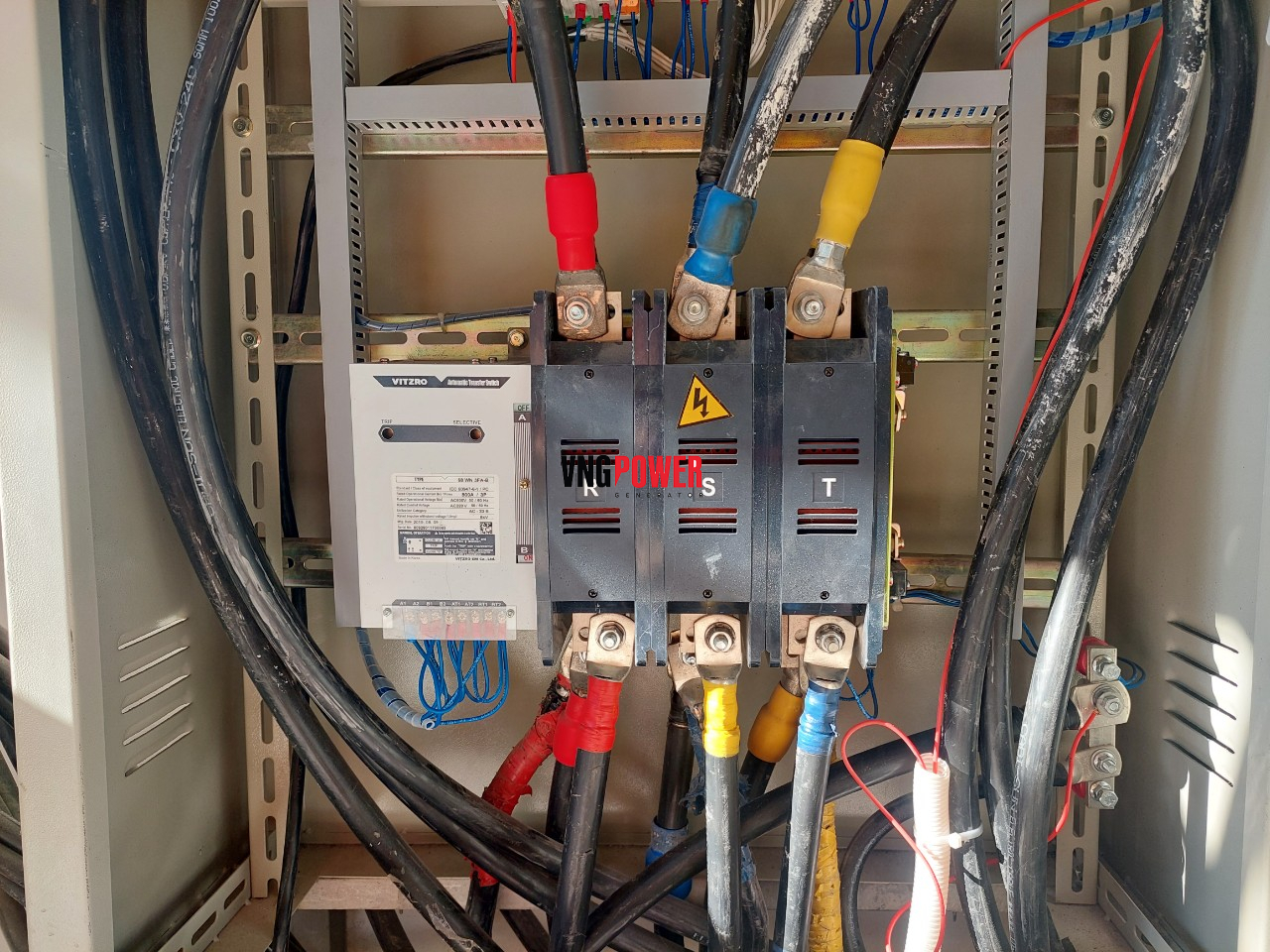 Cung Cấp lắp đặt Máy Phát Điện Cummins 450Kva tại Hòa Bình5