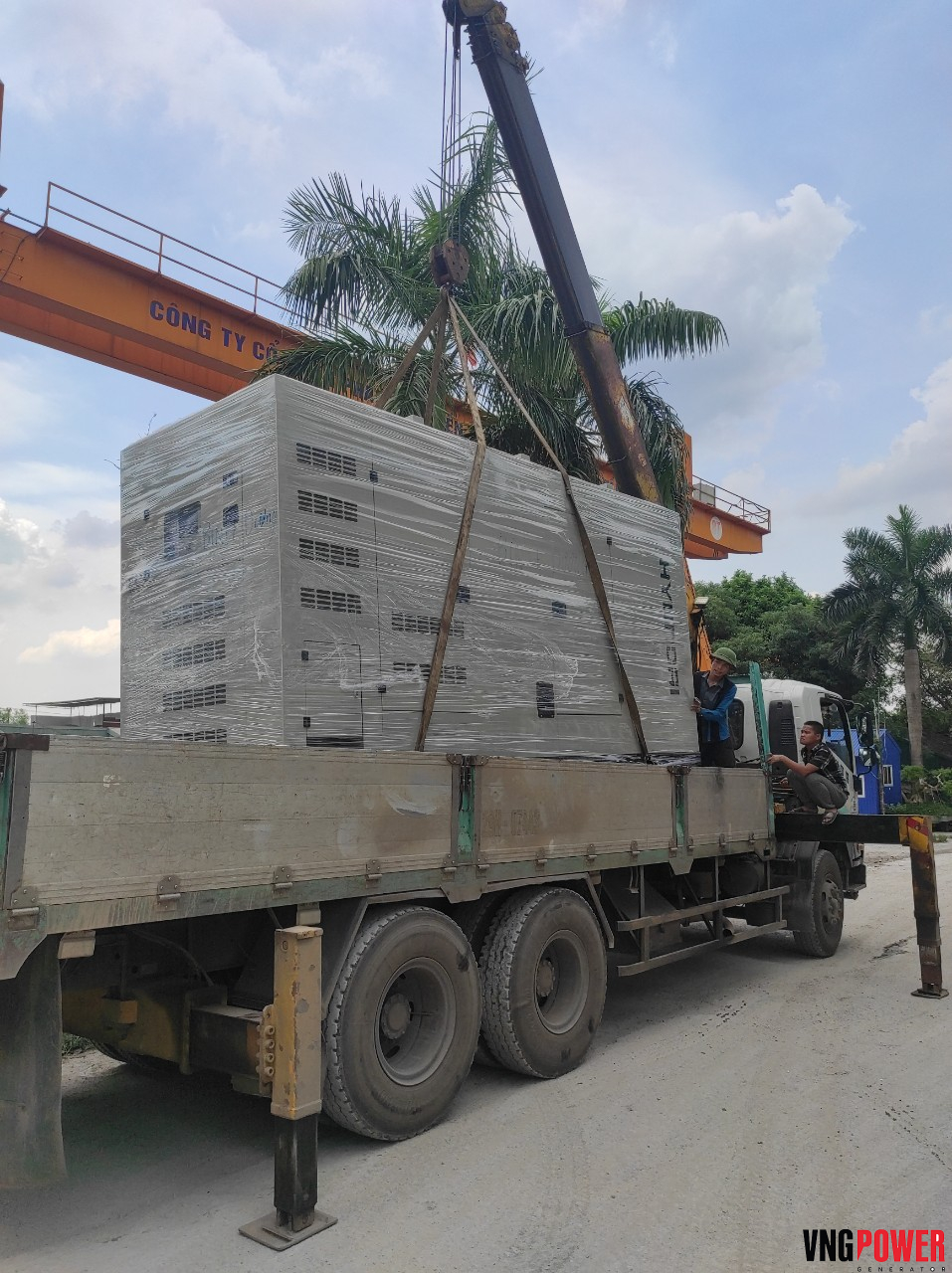 cung-cấp-lắp-đặt-máy-phát-điện-hyundai-400kva-tai-bình-dương.05