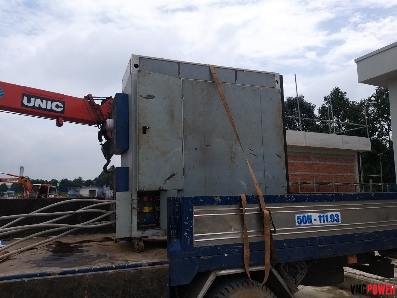 cung-cấp-lắp-đặt-máy-phát-điện-hyundai-400kva-tai-bình-dương.10